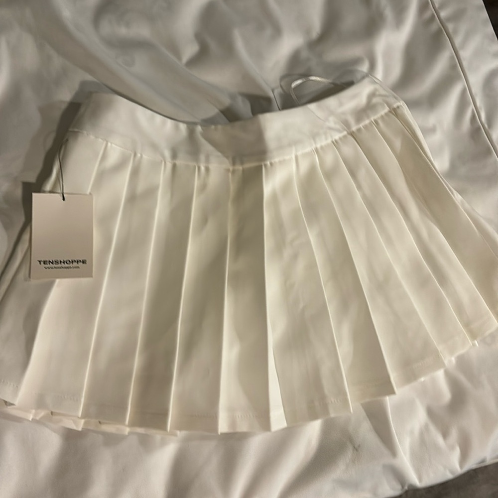 Tenshoppe, Size S. All white, Zipper left hip